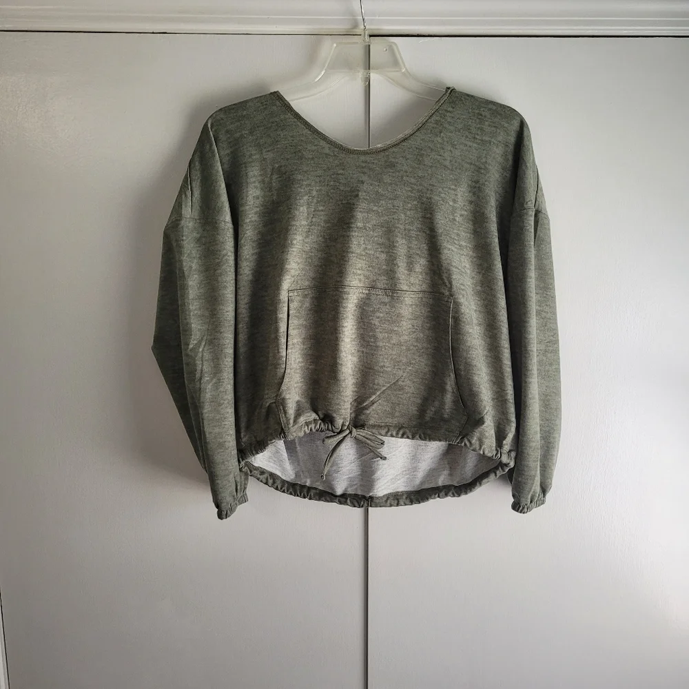NWT Zoe & Phoebe Women's L Top Hoodie Crop Sage Green